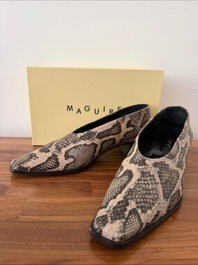 Maguire SORIA Taupe Snake-Print Low Heel Pumps for Women